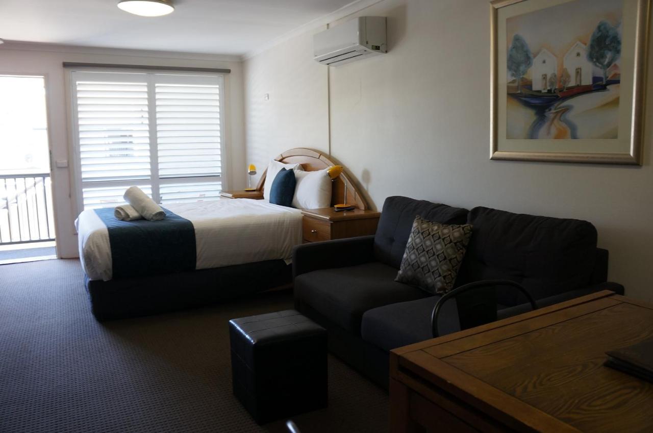 Waves Motel And Apartments Warrnambool Extérieur photo